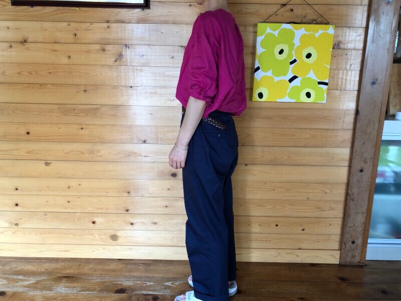 シャツを「レディースヨゴレニクイパンツ」にインしてみる