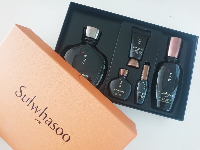 男性への特別なお土産ならコレ！ フラッグシップストア、百貨店、免税店などで購入できます