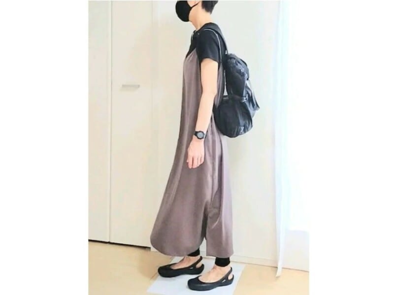 ブラックならどんなコーデにも合わせやすくておすすめ　出典：WEAR