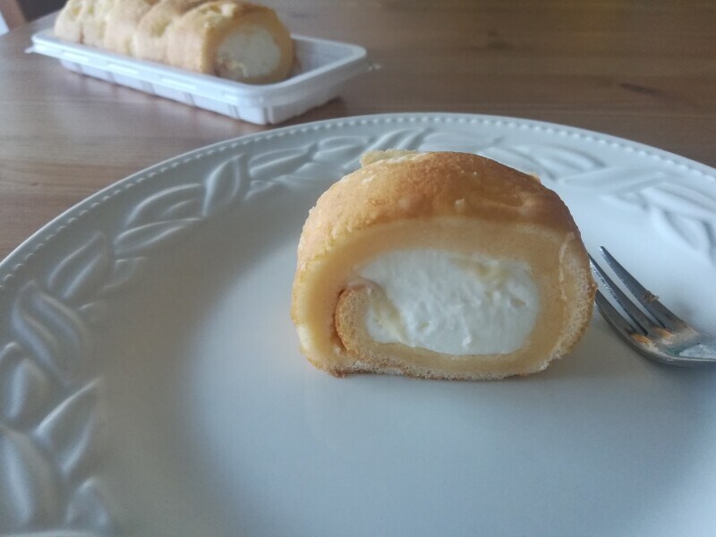 ローソンの「ごろっとチーズのもち食感ロール」