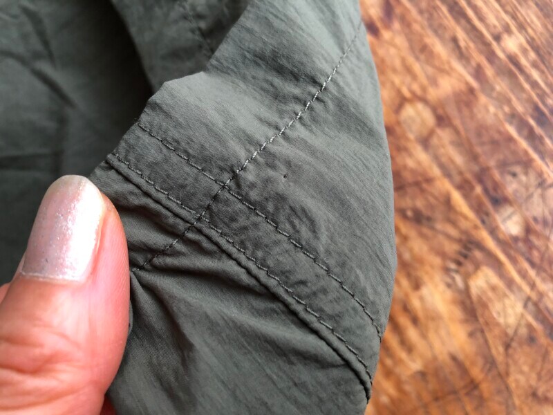 ワークマンの「REPAIR-TECH®超軽量スカート」に小さな穴があいた
