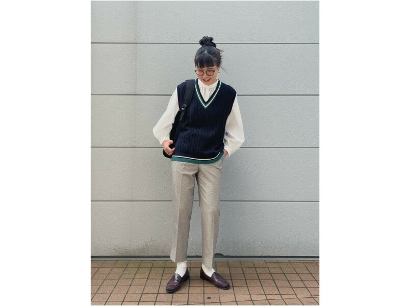 今年のトレンドでもあるベストをレイヤードしても◎　出典：StyleHint