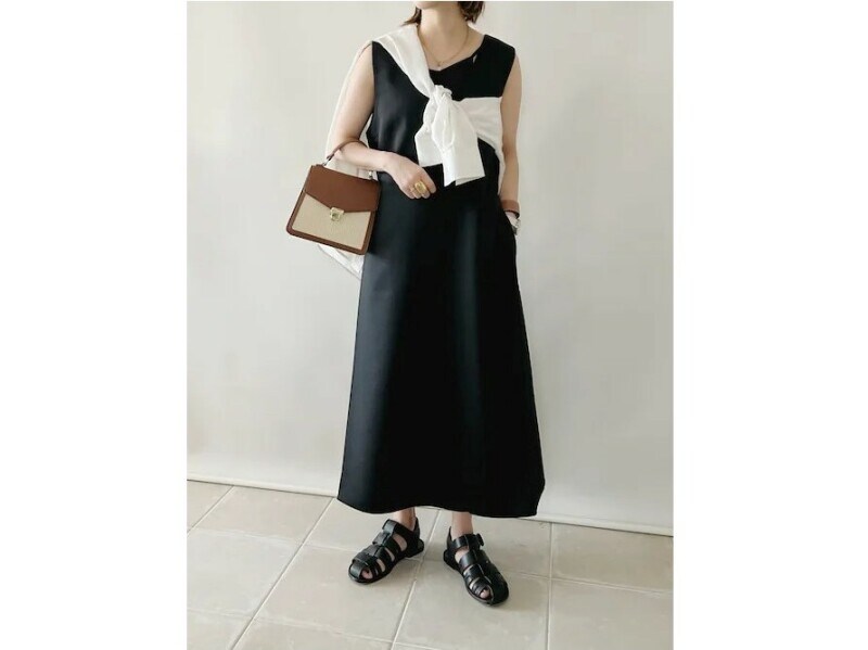 秋はもちろん、今すぐ着られる新作のジャンパードレスをチェック 出典:WEAR