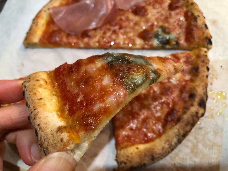 セブンイレブンの「７プレミアムゴールド　金のマルゲリータ」は飽きのこないシンプルな味