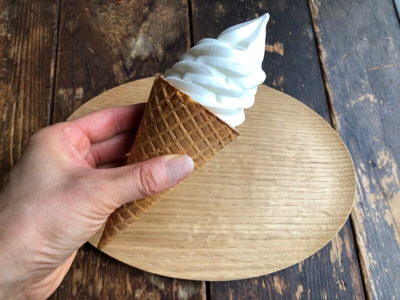 ローソンのソフトクリーム「ウチカフェ 濃厚ミルクワッフルコーン」