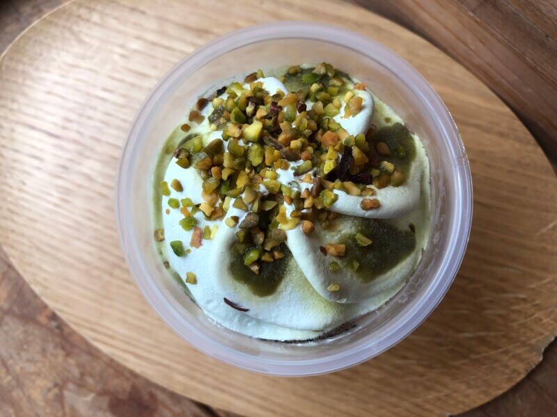 香ばしいピスタチオが味のアクセントに