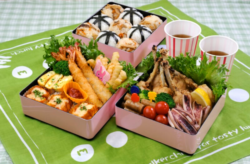 お弁当の仕切り バラン 葉蘭 かいしき 緑色の葉っぱを料理に添えるとおいしそうに見える理由 カラーコーディネート All About お弁当の仕切り バラン 葉蘭 かいしき 緑色の葉っぱを料理に添えるとおいしそうに見える理由 カラーコーディネート All About