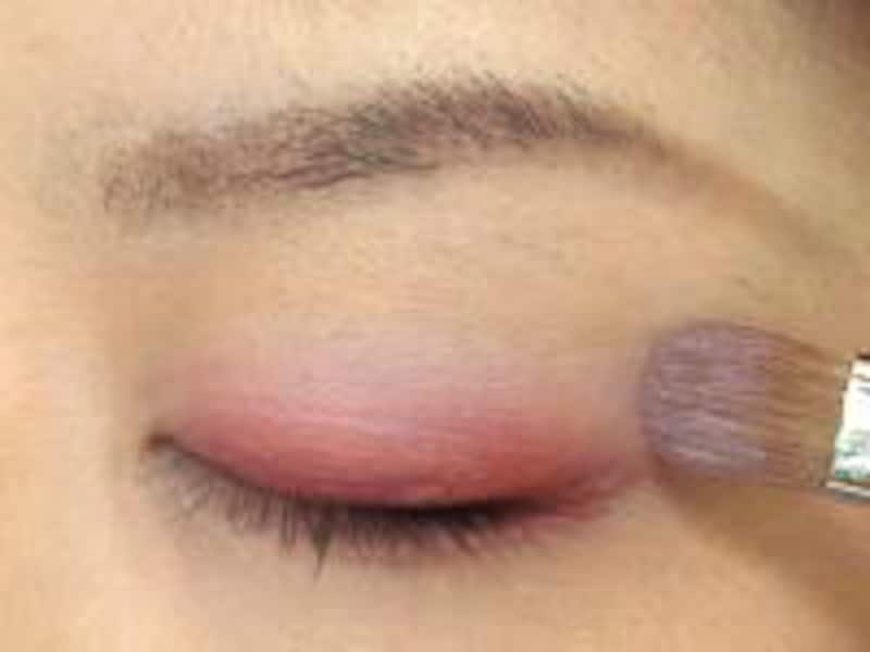 華やかカラーもすんなりハマるのが一重の強み!