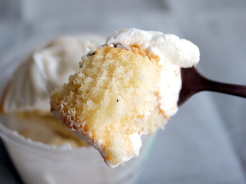 おぼれクリームのバニラシフォンケーキ