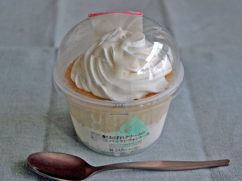 おぼれクリームのバニラシフォンケーキ