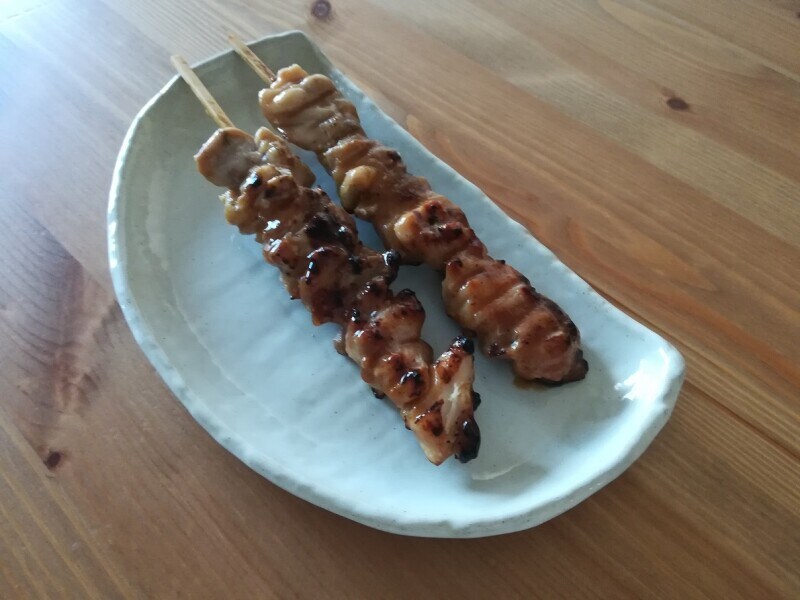 セブンイレブンの「炭火焼き鳥」はおつまみにも、ごはんのおかずにも◎