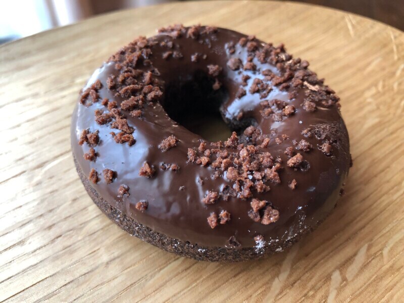 ミスドの「ダブルチョコレート」はチョコクランチがサクサク