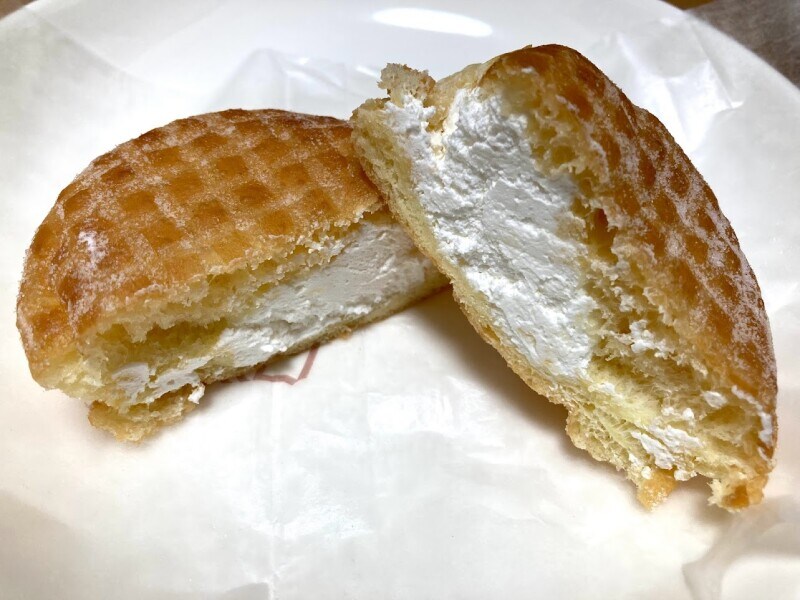 ミスドの「エンゼルクリーム」はフレッシュなクリーム入り
