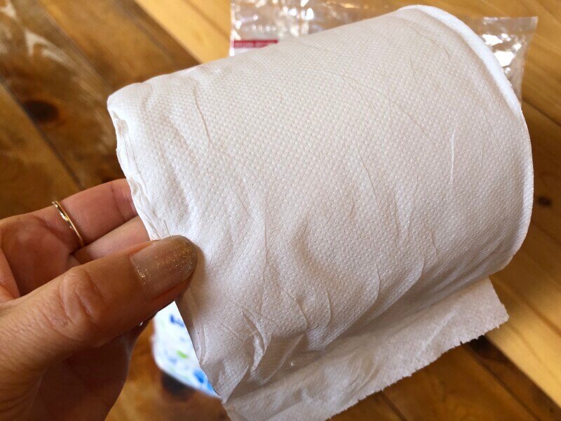 ドン・キホーテで買えるトイレットペーパー「ネピア×ドン・キホーテ　高密度ソフトエンボスやわらか仕上げ」はふっくらしている