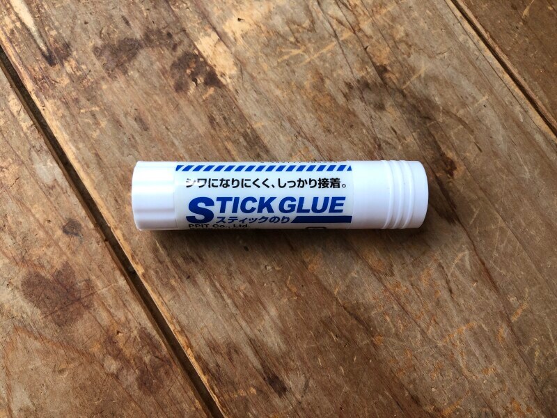 ドン・キホーテの文房具「スティックのり」