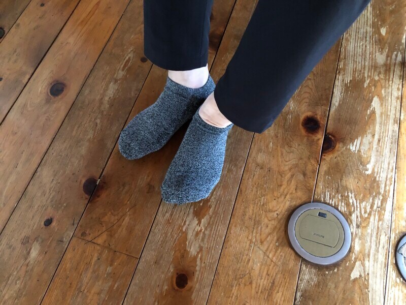 通常27cmの靴を履く筆者の夫がドンキの「臭わない靴下」を着用