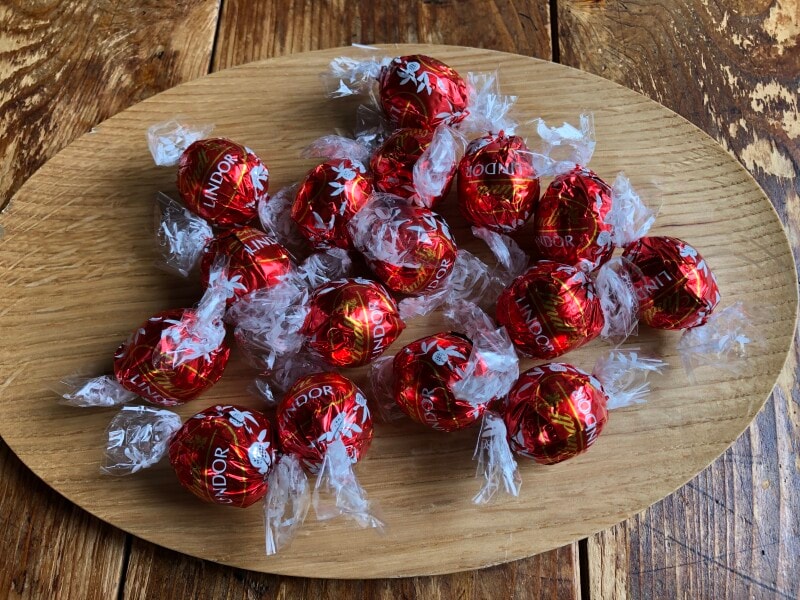 丸い形が特徴のドン・キホーテの「リンツ　リンドール　コルネット　ミルク」