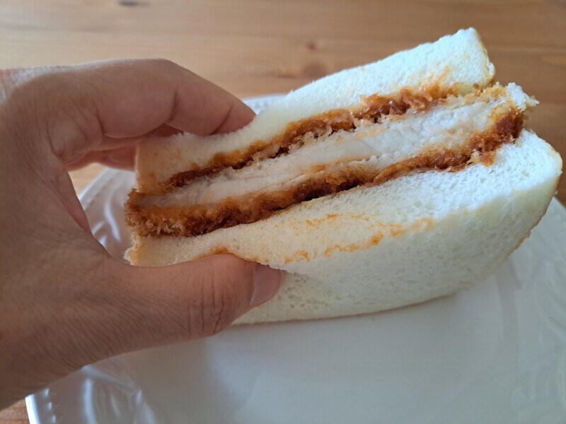 コメダ珈琲の「カツサンド(持ち帰り限定)」