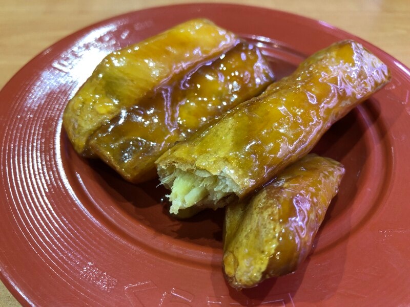 くら寿司のスイーツ「大学芋スティック」は外側がかたくてザクっとした食感