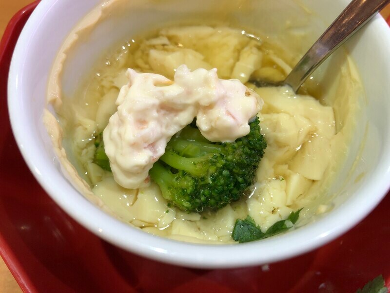 くら寿司の「えびブロッコリーサラダ」と「特性茶碗蒸し」でグラタン風