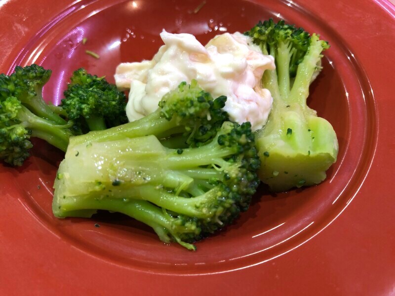 くら寿司の「えびブロッコリーサラダ」を活用