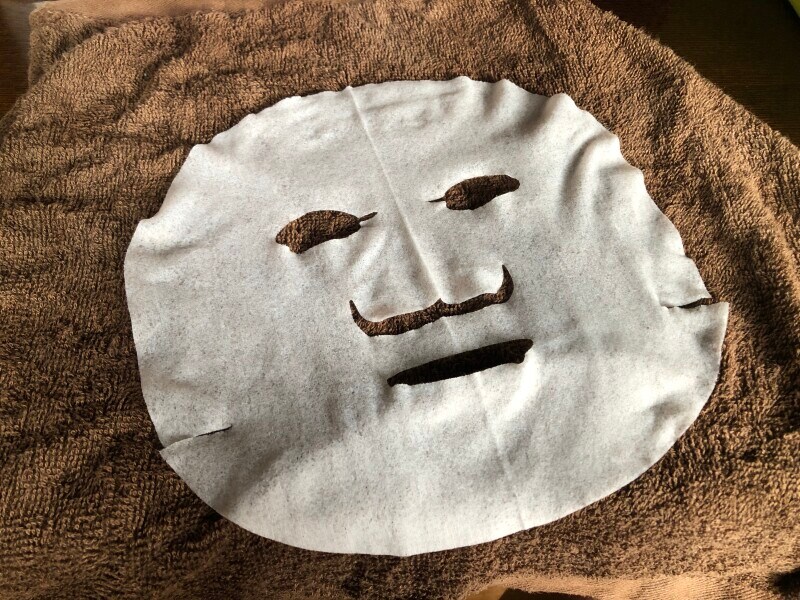 ドンキの500円パック「THE STEM CELL　FACA MASK」の形