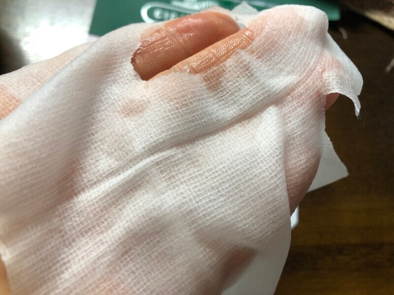 「VT CICA MASK」はシートがガーゼのようになっている