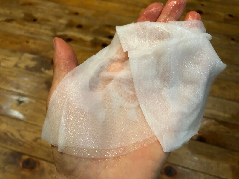 「サン・スマイル RISMエッセンスマスク アクア」のシートには美容成分がたっぷり