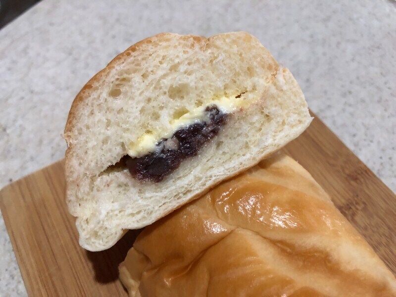 中にはつぶあんとマーガリン