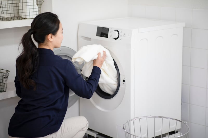 白いシーツの黄ばみを真っ白にする方法