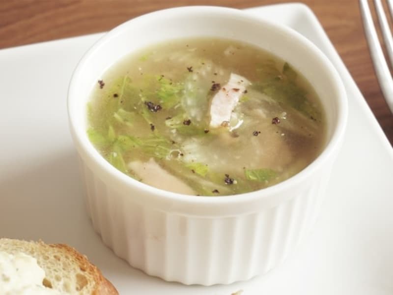 出典： セロリ丸ごと食べる。セロリとベーコンのスープ [簡単一汁三菜レシピ] All About