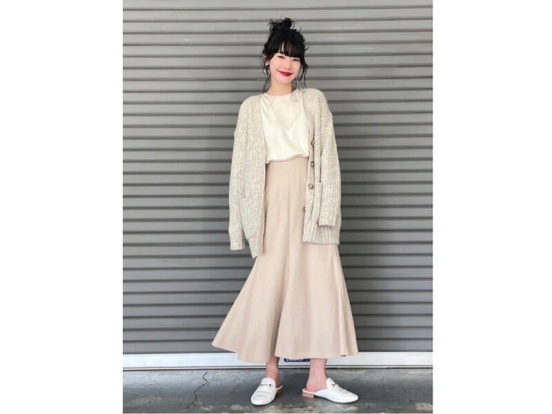 ホワイト系トーンでまとめると優し気な印象に　出典：StyleHint