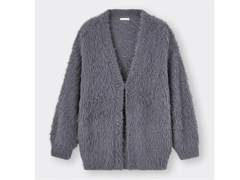 ジーユー　フェザーヤーンオーバーサイズカーディガン　2990円（税込）