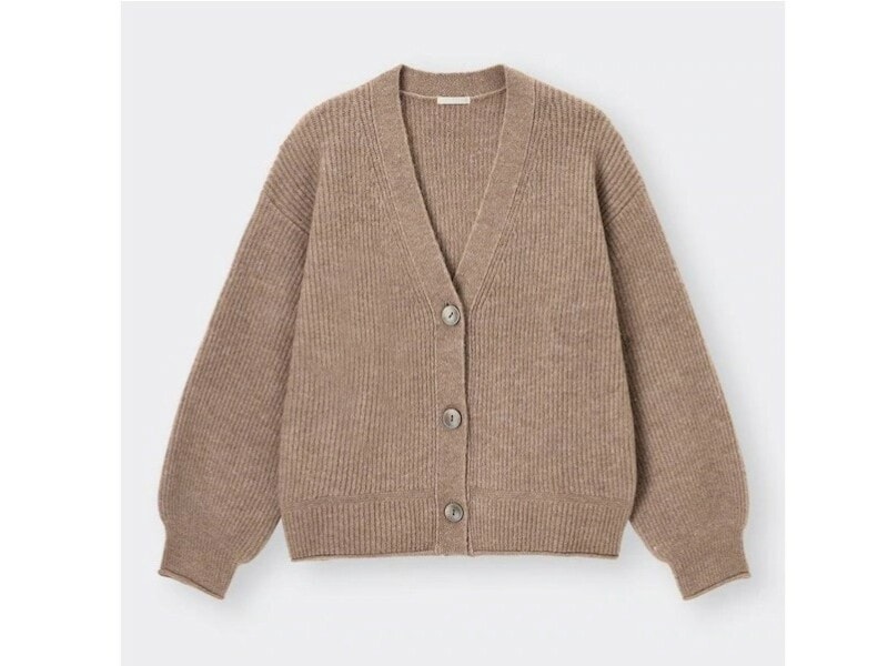 ジーユー　パフィータッチパフスリーブカーディガン　1990円（税込）