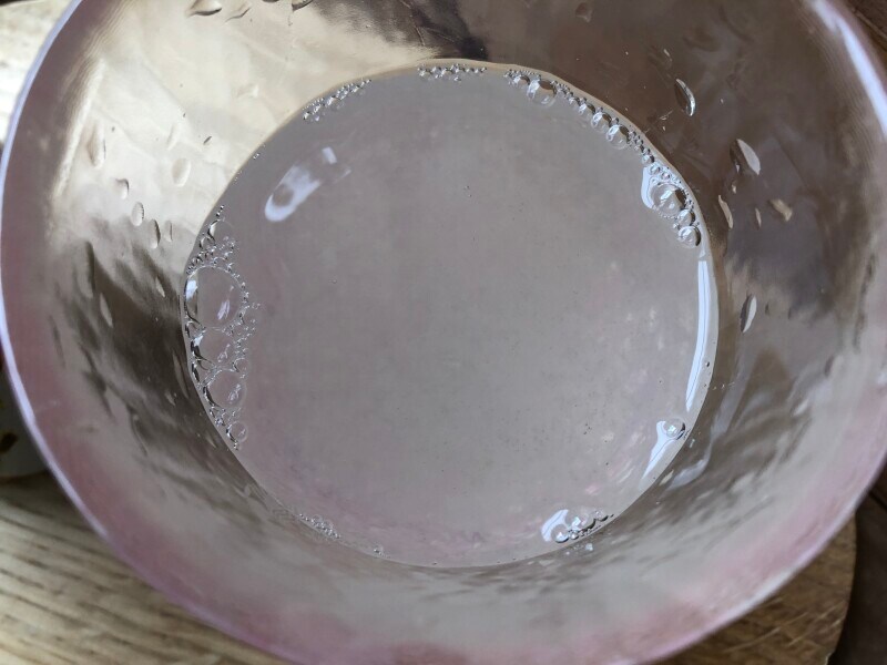 「HAITAI　すりおろし梨ジュース」は、すりおろした梨が入っている