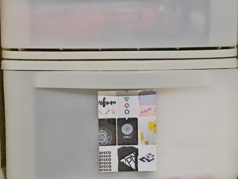 衣装ケースの中身を写真に撮ってはっておくと分かりやすい