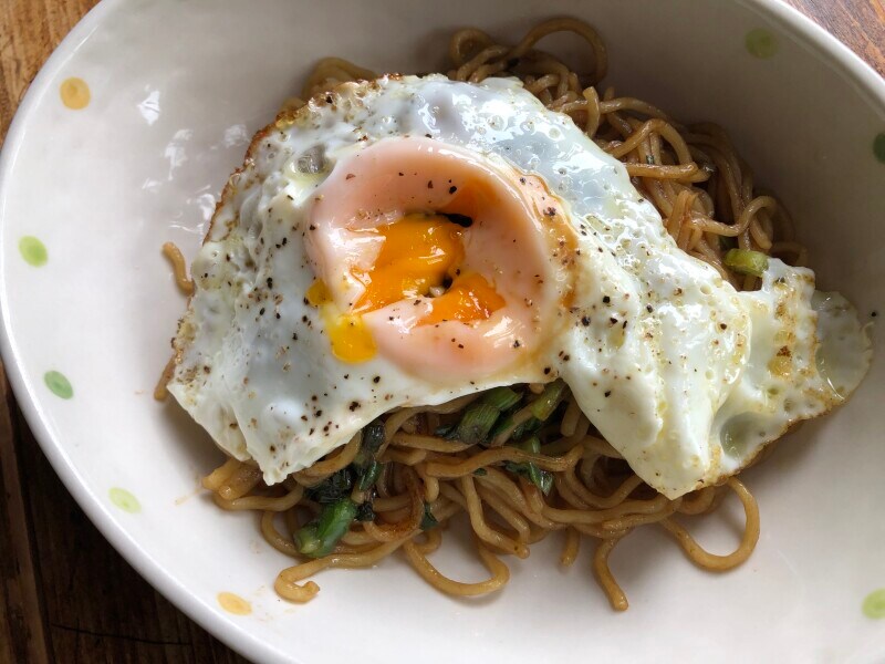 目玉焼きトッピングでいただきます！