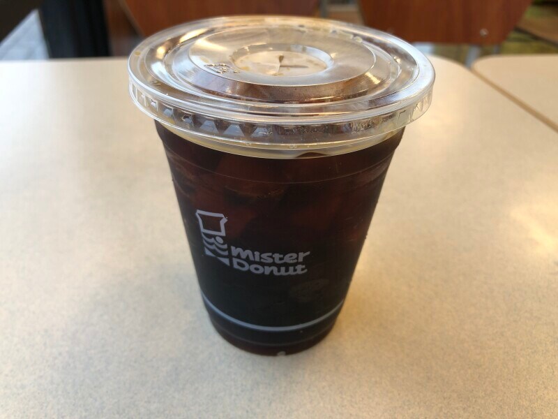 ミスドの「ミスド アイスコーヒー」は甘いドーナツと好相性