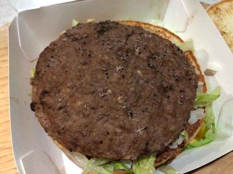 マクドナルドの「ビッグマック」にはビーフパティが2枚