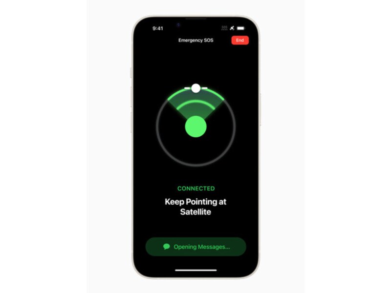 衛星通信を用い、携帯電話の電波が届かない場所でも緊急のSOSメッセージ発信が可能に。ただし当初利用できるのは米国とカナダのみとなる