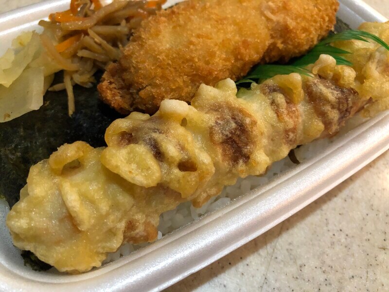 ほっともっとの「のり弁当」のちくわ天