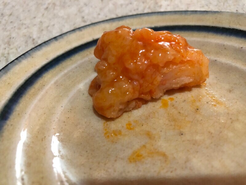 ローソンの「重慶飯店監修 大海老のチリソース」のエビの断面