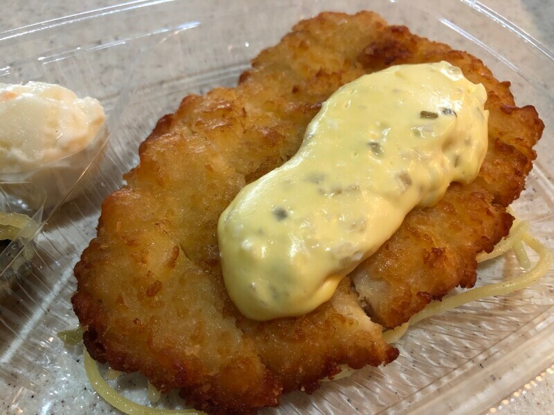 ほっともっとの「チキン南蛮弁当」は甘酢とタルタルソースの両方を混ぜて食べて！