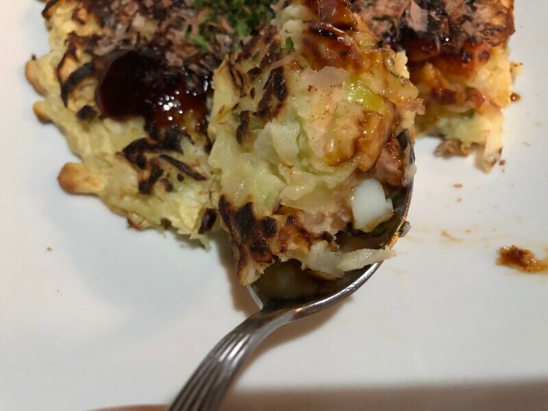 ローソンの「海鮮お好み焼」はいかやえびが入っている