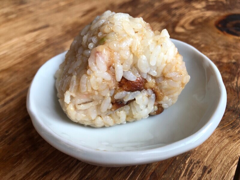 ローソンの「とろ～り たこ焼」を使用したたこ焼きおにぎり