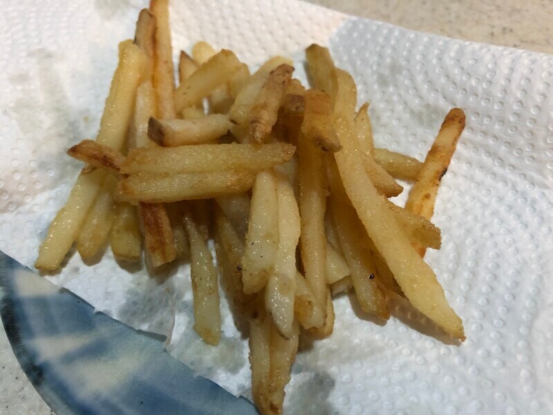 揚げ焼きにしたドン・キホーテの「冷凍フライドポテト」