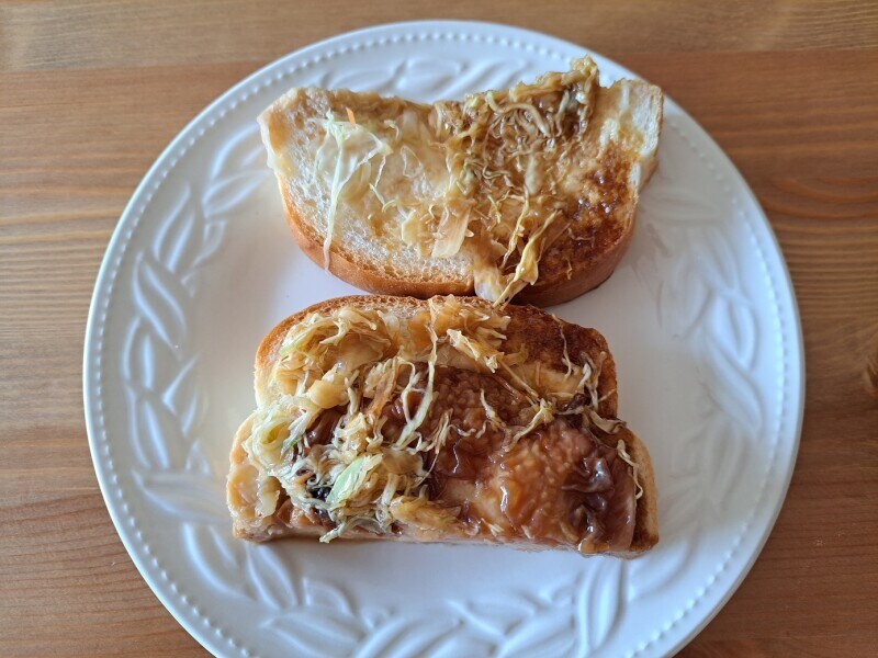 コメダ珈琲の「網焼きチキンホットサンド」