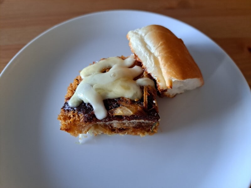 コメダ珈琲の「みそカツパン」