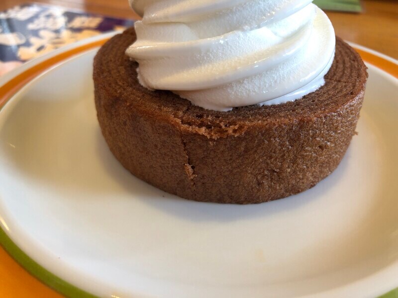 コメダ珈琲の「クロネージュ」のココア味のバームクーヘン