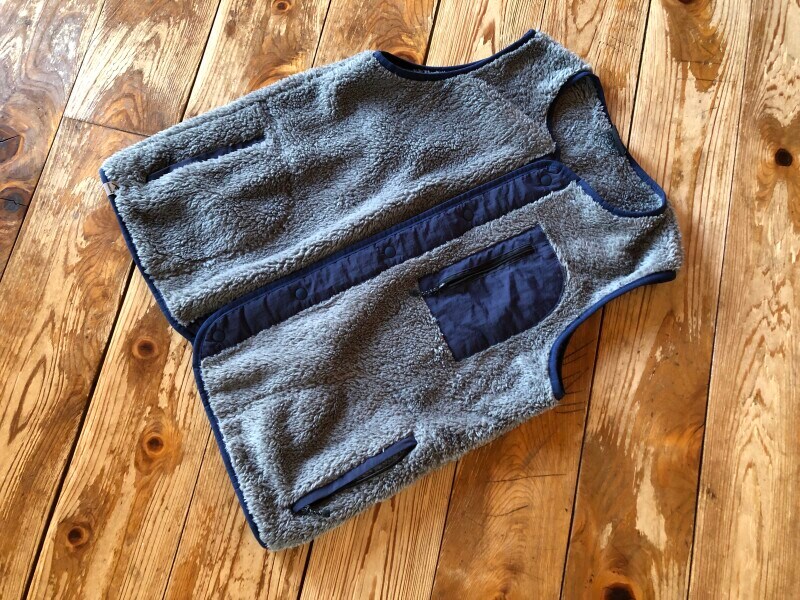 ワークマンの「ストレッチフリース ノーカラーベスト」